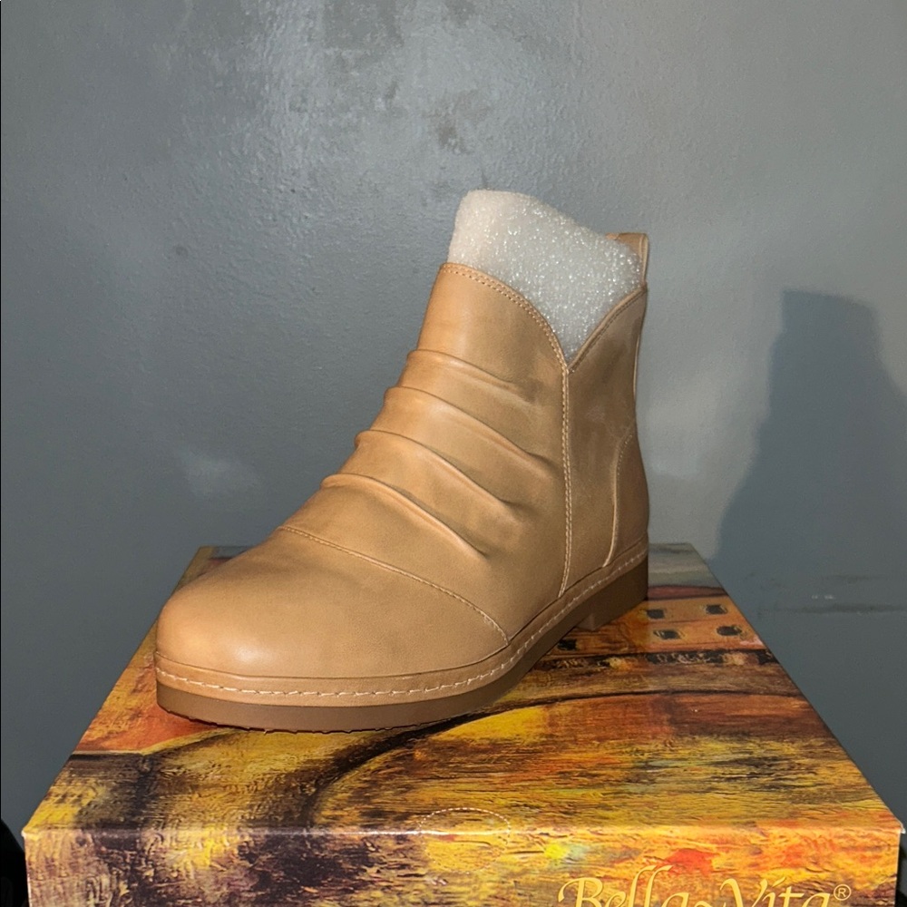 Bella Vita Women's Light Brown Ankle Booties